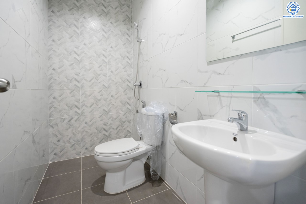 บ้านมือสองตกแต่งใหม่ ม.พิบูลย์การ์เด้นวิลล์ พิบูลย์สงคราม-พระราม5 เนื้อที่ 18 ตร.ว. ฟังก์ชัน 3 ห้องนอน 2 ห้องน้ำ จอดรถได้ 1 คัน บนสุดยอดทำเล! เชื่อมถนนพิบูลย์สงคราม, วงศ์สว่าง, นครอินทร์ และติวานนท์ ใกล้จุดขึ้นทางด่วนศรีรัช-วงแหวนรอบนอก ใกล้รถไฟฟ้า "สถานีแยกติวานนท์"...